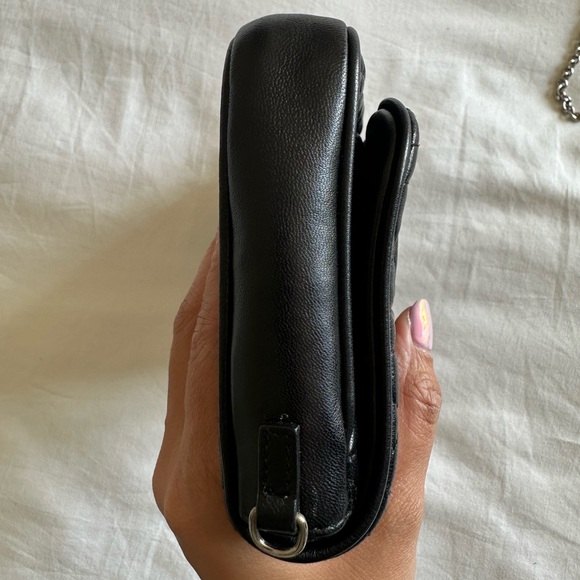 CHRISTIAN DIOR
Lambskin Cannage Wallet on Chain Black - Picture 6 of 9